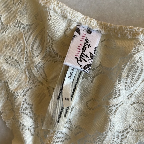 Free People | Galloon Racerback Stretch Lace Bralette - size Medium - Picture 2 of 4